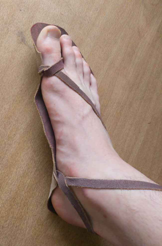 Proper-barefoot-sandal-lacing-technique