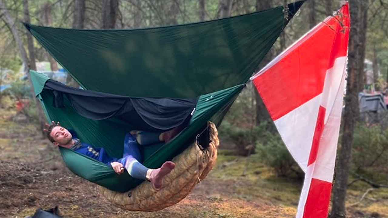 hammock-camping-at-festivals