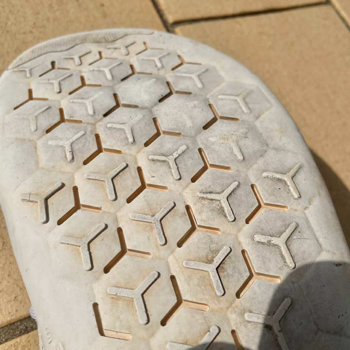 lono-barefoot-grip-sole-pattern