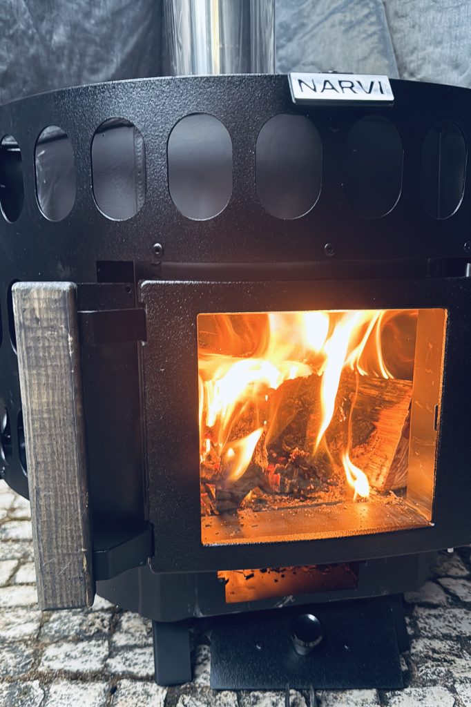 28F041CE 1E2F 40B7 887C A219E8861FE4 1 201 a 1