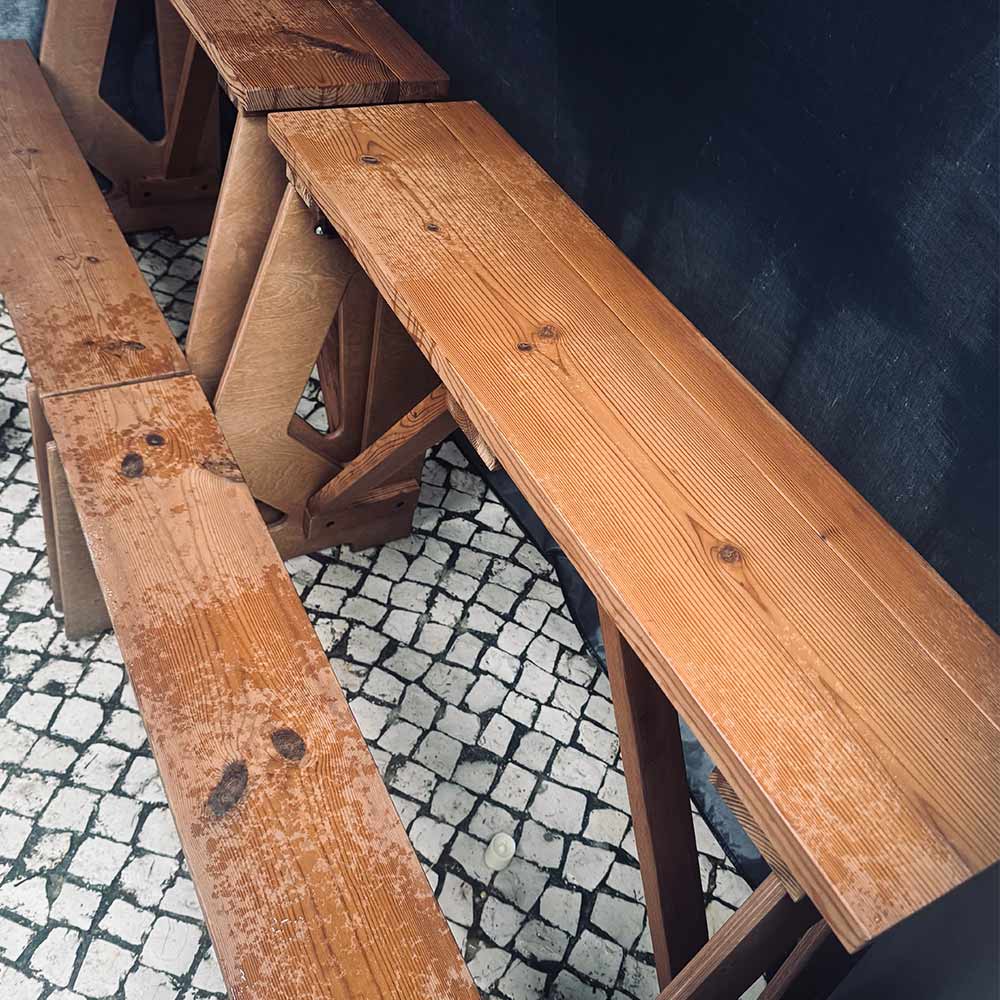 Telttasaana benches wet